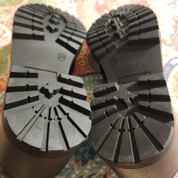 Guess Women's 1.5-Inch Platform Heel Chain Loafers Black Size US:10 - Picture 10 of 15